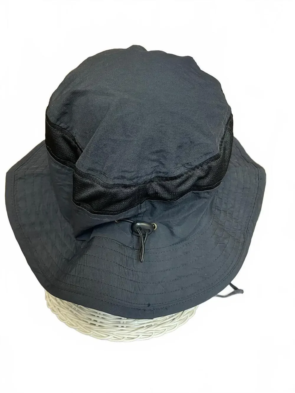 Gardenline black wide brim sun hat with toggles.